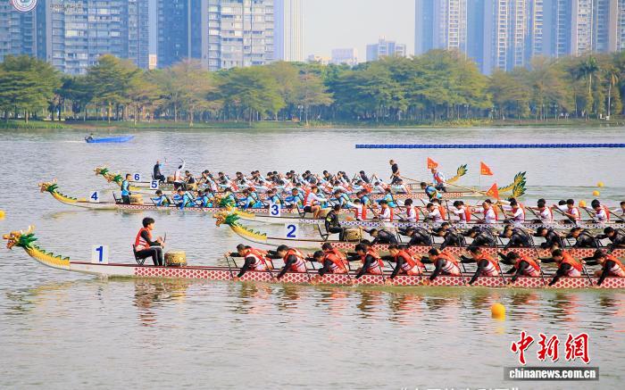2025年中国龙舟大奖赛在佛山顺德揭幕，岭南水城